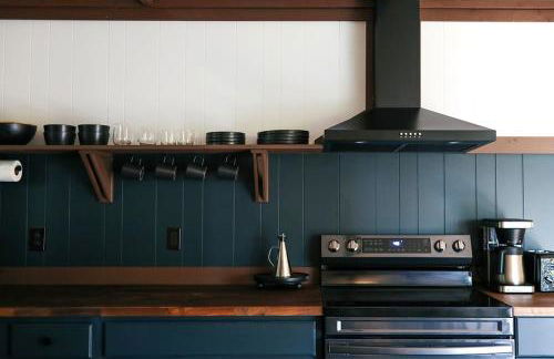 Cozy & Curated w Fire Pit Fireplace & Fast WiFi - Foto 10