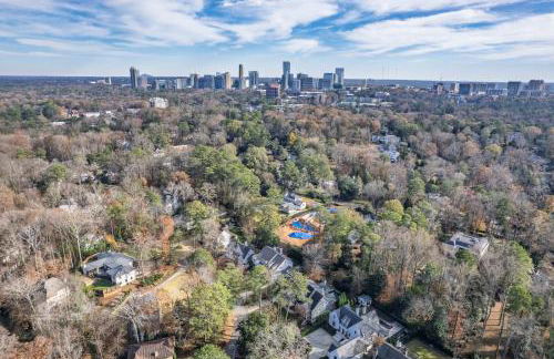 World Cup Luxury Estate Pool Gym Game Room - Foto 77