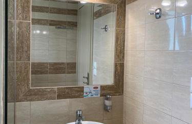 Yolanda Studios - Photo 14