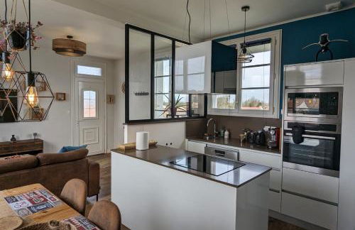 Family cocoon by the sea - Photo 1