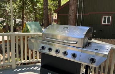 Woodsy Chic Family-Friendly Spacious Getaway - Foto 35