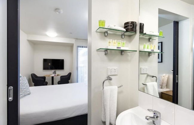 Quality Apartments North Melbourne - Photo 11