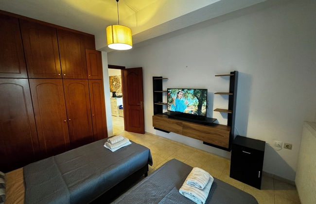 Skiathos Center Stylish 2 Bd w Balcony - Photo 6