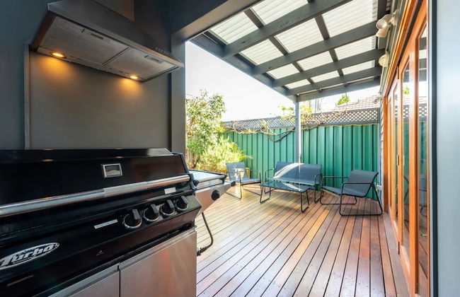 Renovated 3 Bedroom Family Home in Richmond With Parking - Foto 14