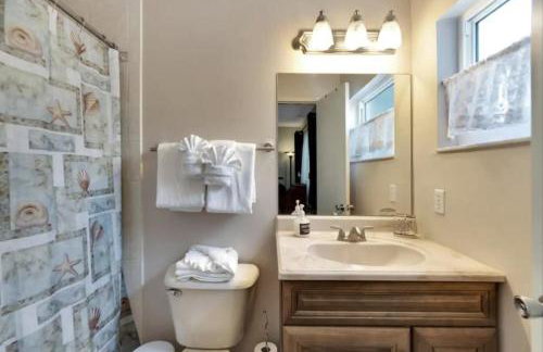 Boutique Stay - Near Beach, PSP4, Billiard or PingPong, Fire Pit, Private Yard - Foto 27