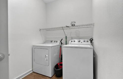 Cozy 2 BR Apt |King Bed |Pool |Gym| Close to Mayo - Foto 22