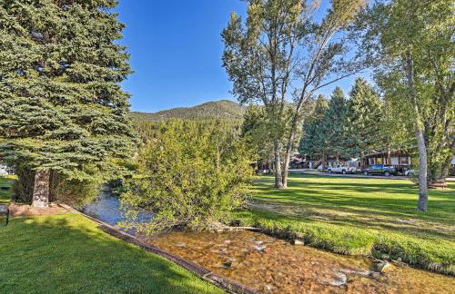 Red River Townhome with Balcony and Mtn Views! - Foto 29