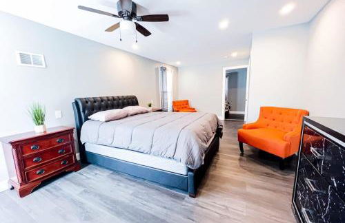 Group Friendly 6BR Near Aquarium & Niagara Falls - Photo 4