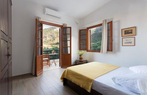 Venetia Apartments - Photo 3