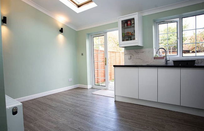 Cozy 3-bedroom Home in Luton - Foto 16