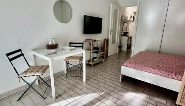 Studio sur le port de Hyères - à 2min des plages, Clim & Balcon - Foto 4