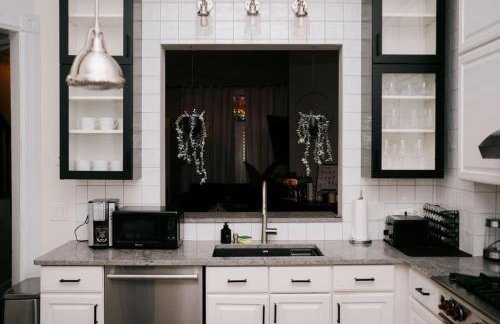 Top 1 Rated 4BR Lincoln Park House - King Bed - Photo 59