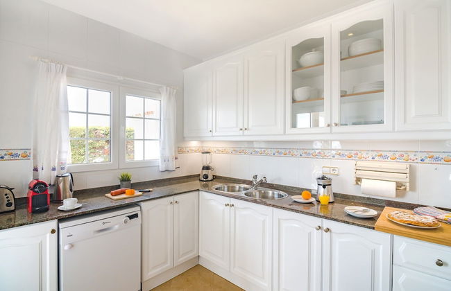 Villa Maricel - Villa With Private Pool. Free Wifi - Foto 9