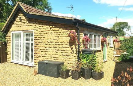 Stylish Open Plan Guest House 400sq ft Rutland - Photo 3