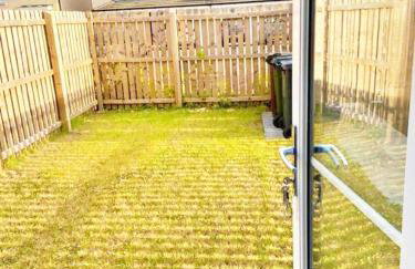 3 bed house with parking near airport - Foto 5