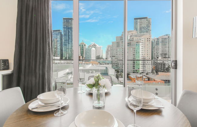 2 Bedroom Modern Apartment in Chatswood - Photo 13