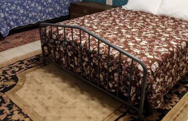 1870s Stained Glass Nostalgia - Foto 15