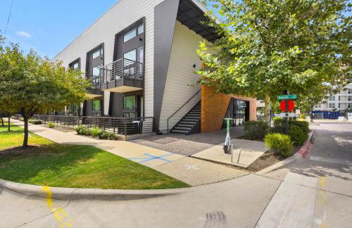 Austin Stylish Studio - Foto 58