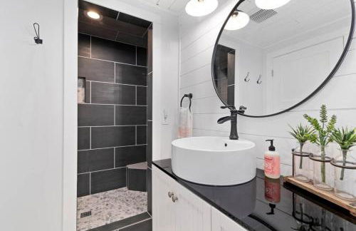 Life Is Good Lodge lakefront with sandy beach - Foto 12