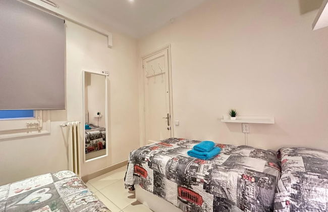 Rooms Gran Via - Photo 23