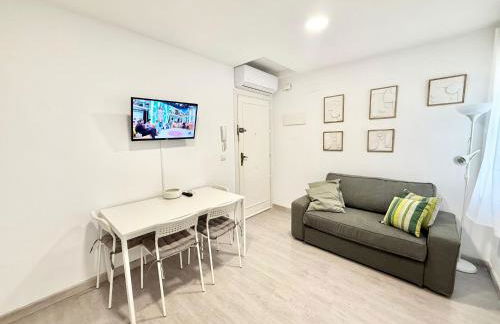 Metro Avenida de América 11 AMCH Hospedaje - Photo 20