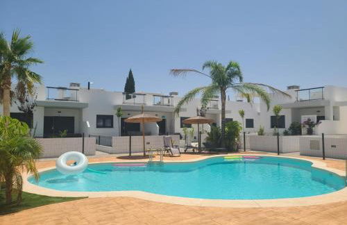 Bungalow Hidden Paradise, cerca de la playa Deveses - Foto 8