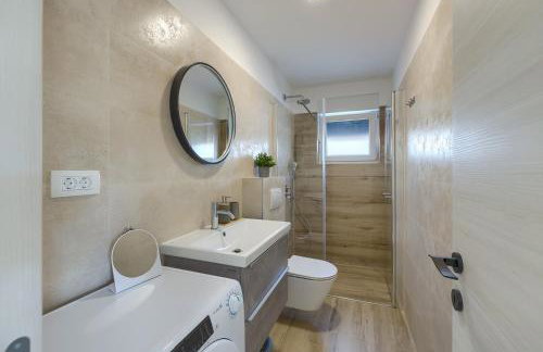 Brand new Villa Leny with heated pool - Foto 43