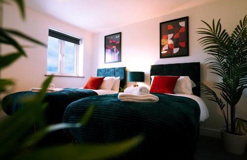 Moonlight Lodge - 4 bedroom Barn with Hot Tub! - Foto 38