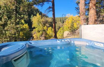 Creekside Craftsman Cabin with Jacuzzi - Alpine Splendor 6 Mins to downtown - Photo 9