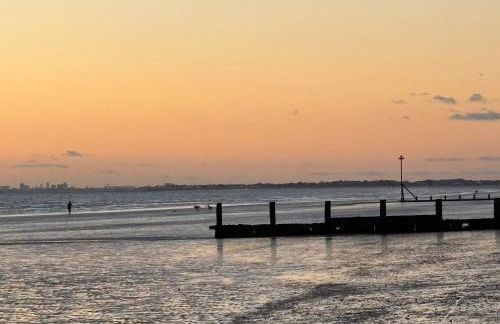 Holiday house within 5 min walk from Bracklesham Bay beach - Foto 2