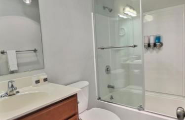 SnowDen - Pool, Gym, Hiking, Fireplace! - Foto 6