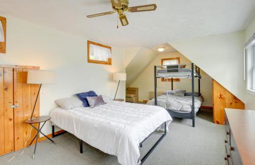 Waterfront Gray Home with Furnished Deck and Fire Pit! - Foto 13