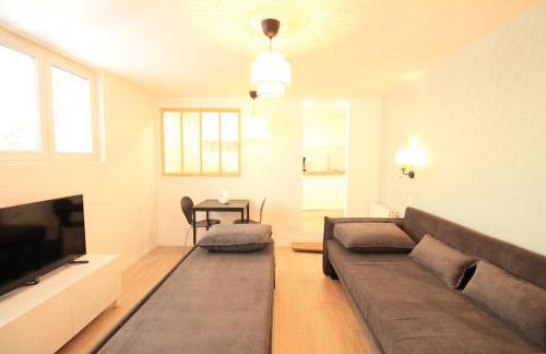 Disponible - Appartement Entier Rénové - Canapé Lit Emma - RERB, 5mn Paris - 2 pers - Parking Rue Gratuit - Tout équipé - 1er étage - 3 - Foto 29