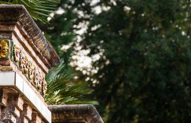 Entrada al Capricho de Gaudí - Foto 1