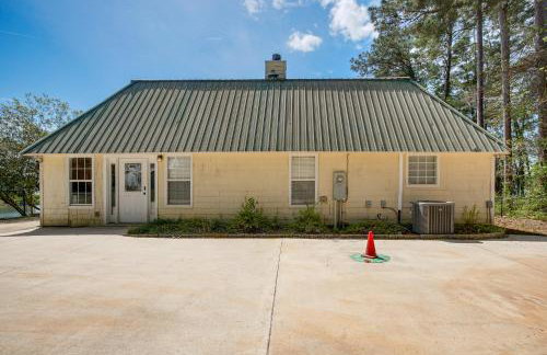 Dock and Fire Pit Stunning Lake Sinclair Home! - Foto 27