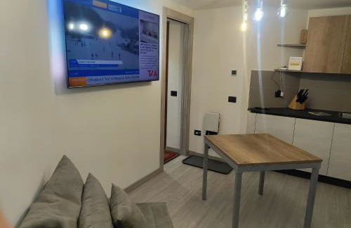 TANA DELLA MARMOTTA - renovated, ski in ski out, turkish bath, garage, storage - Foto 18