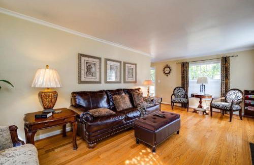 Antique Charm 3BR Gourmet Kitchen & Large Yard - Foto 11