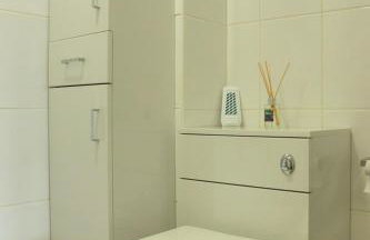 Heathrow Modern House with Parking & Fast WiFi - Foto 20