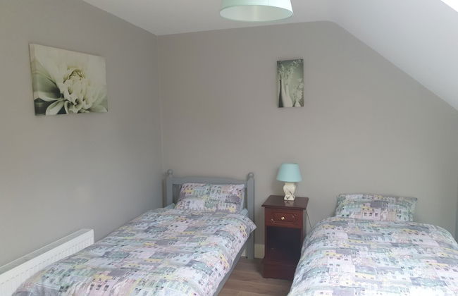 Captivating 3-bed House - Photo 4