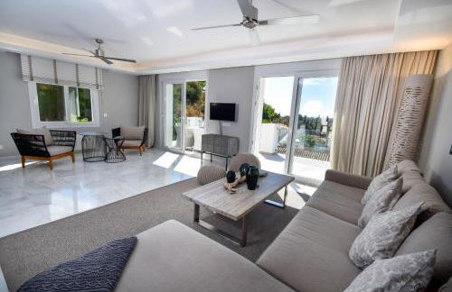 Exquisite and Modern villa near beach with Heated pool! - Foto 19