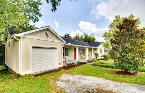 Hendersonville Haven with Fire Pit, Grill, Deck! - Foto 31