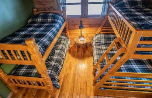 Cozy Cabin near Lake Ontario Ideal for a Family Retreat - Photo 43