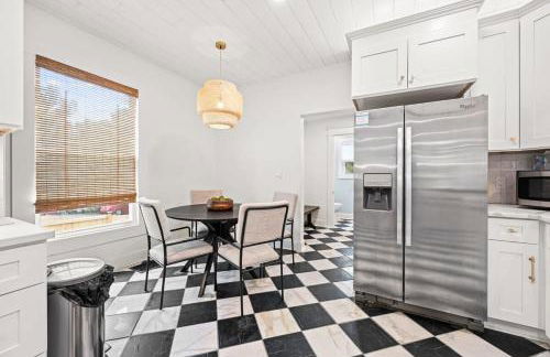 4BR for 10, Near Ark, High-Tech Kitchen, Parking! - Foto 12