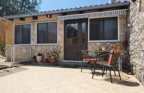 Happy Home LP - Photo 1