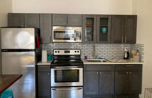 Modern Stay in Downtown Jersey City, Close to NYC! - Foto 17