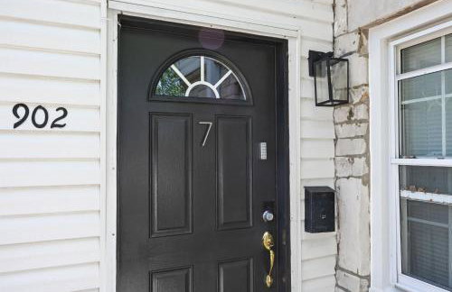 Modern Apartment with Parking & Prime Location - Foto 59