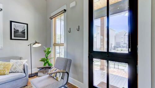 The Shotgun House from Fixer Upper - 800 5-Stars - Steps to Silos, BU, & Downtown - Foto 4