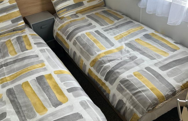 3-bed Homely Modern Caravan in Clacton-on-sea - Foto 4