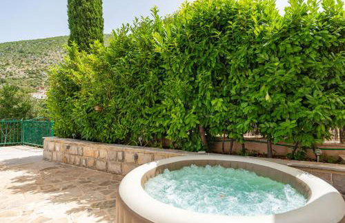 Villa Petmat - with private pool and 6 bedrooms - Photo 10