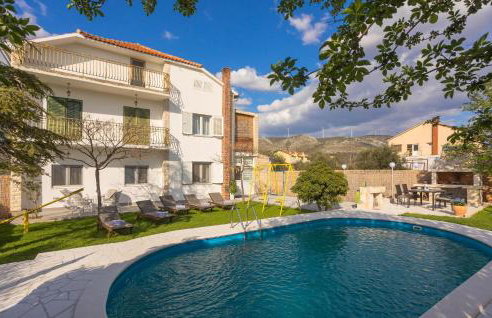 3 Bedroom Lovely Apartment In Sibenik - Photo 1